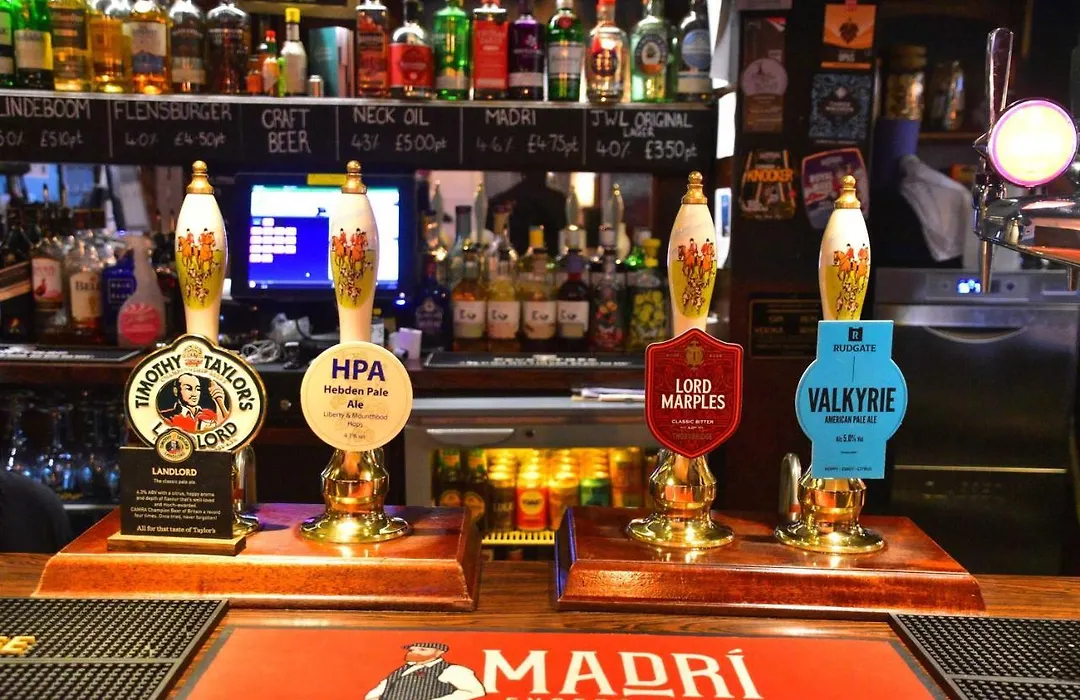 Robin Hood Inn-1